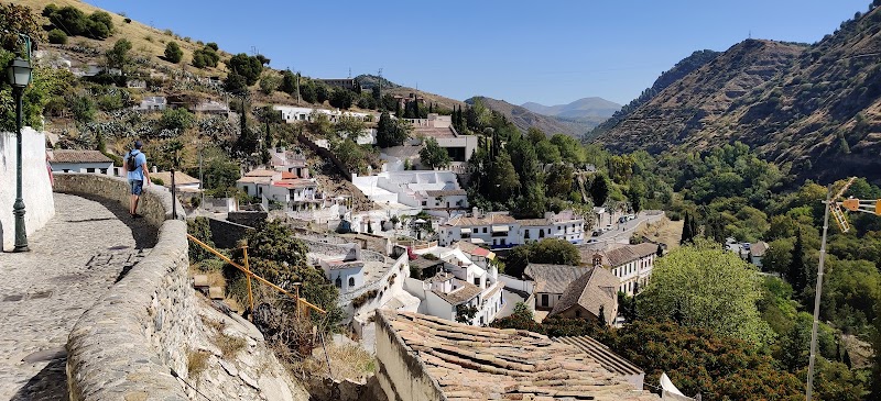 Explore the Albaicín neighborhood - Granada - Spain - booked ai