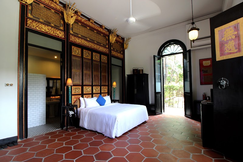 Walk through Cheong Fatt Tze Mansion (The Blue Mansion) - George Town - Malaysia - booked ai
