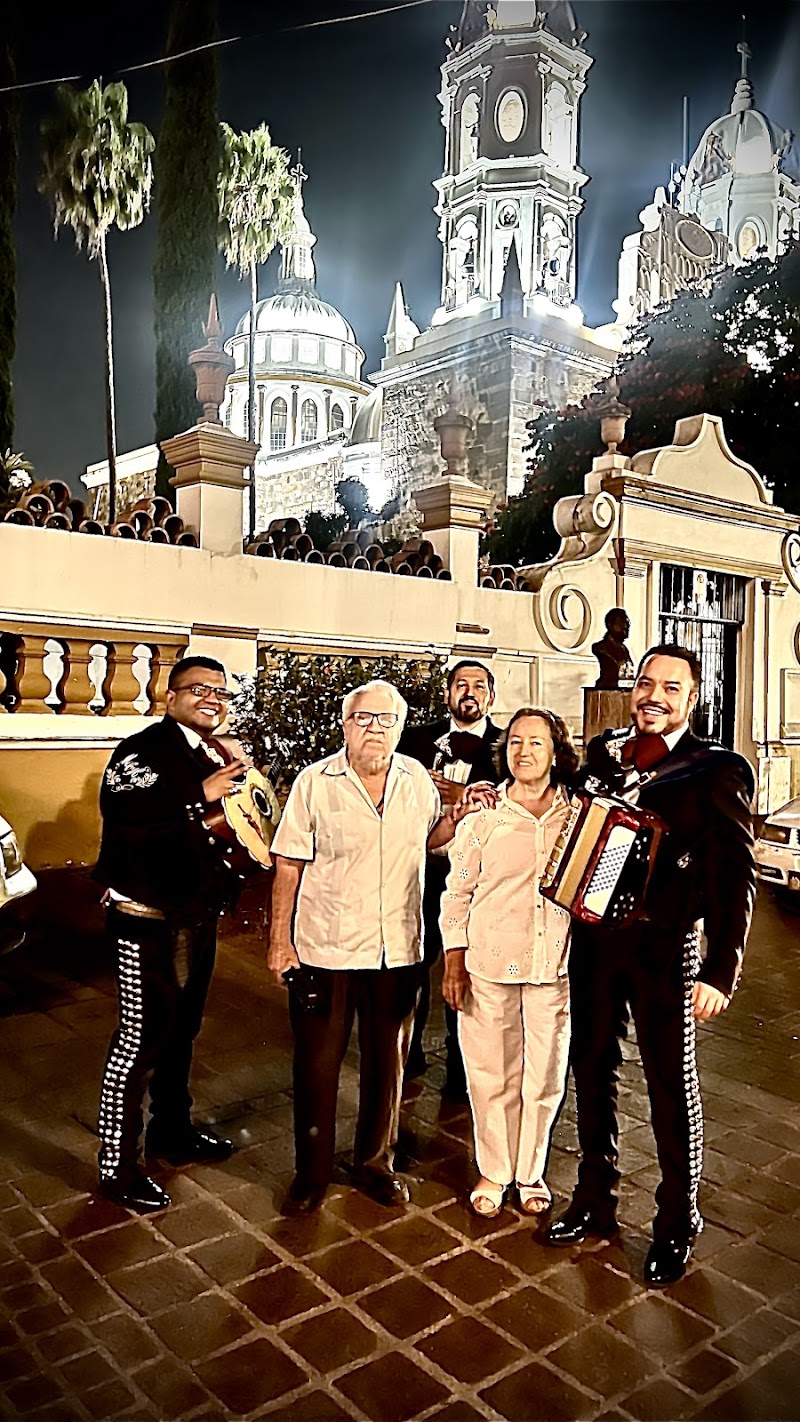 Explore Tlaquepaque for arts, crafts, and mariachi music - San Pedro Tlaquepaque - Mexico - booked ai