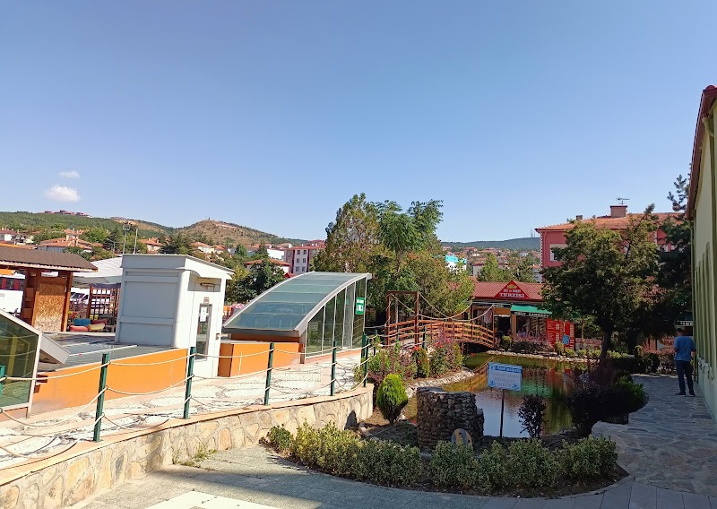 Kuğulu Park - Yozgat - Türkiye - booked ai