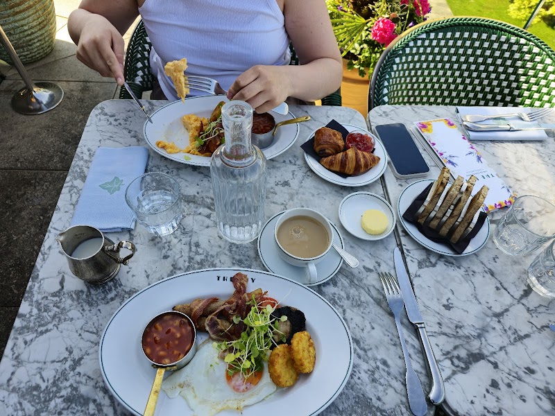 The Ivy Castle View - Guildford - UK - booked ai