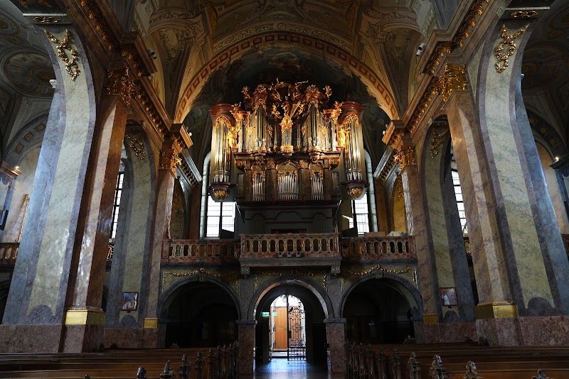 Visit the Basilica of Győr (Cathedral of the Virgin Mary) - Győr - Hungary - booked ai