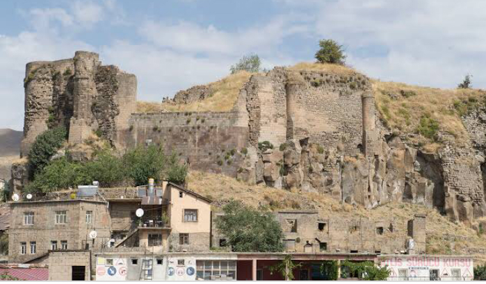 Exploring the Historic Beauty of Bitlis Castle - Bitlis - Türkiye - booked ai