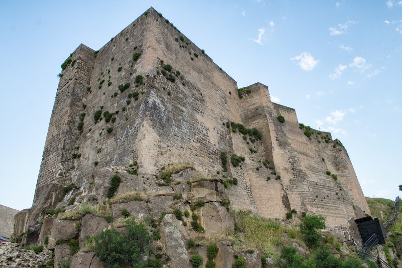 Exploring the Historic Beauty of Bitlis Castle - Bitlis - Türkiye - booked ai
