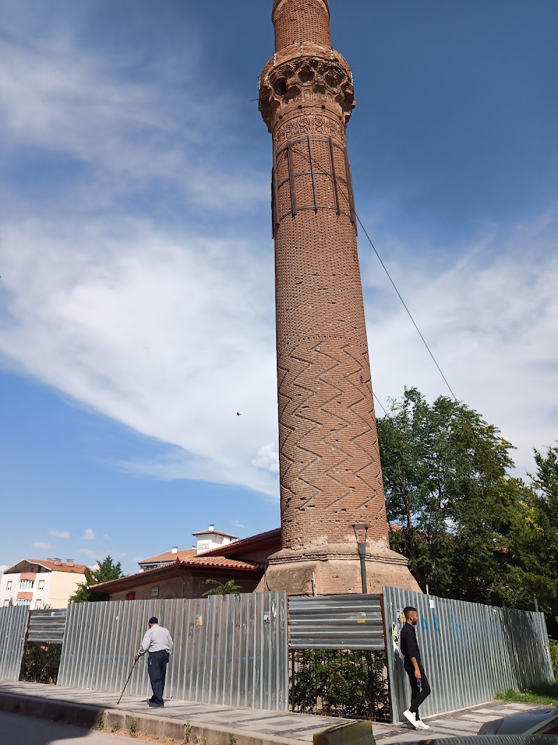 Red Minaret Mosque - Aksaray - Türkiye - booked ai