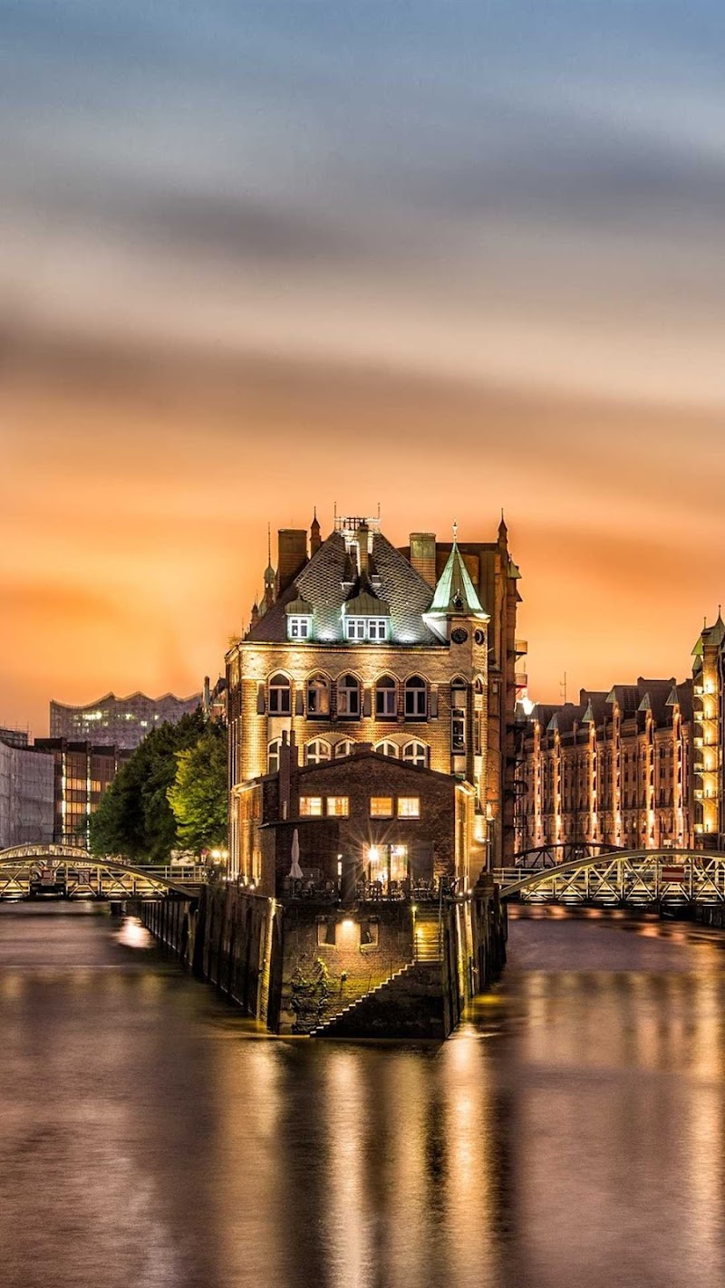 Speicherstadt - Hamburg - Germany - booked ai