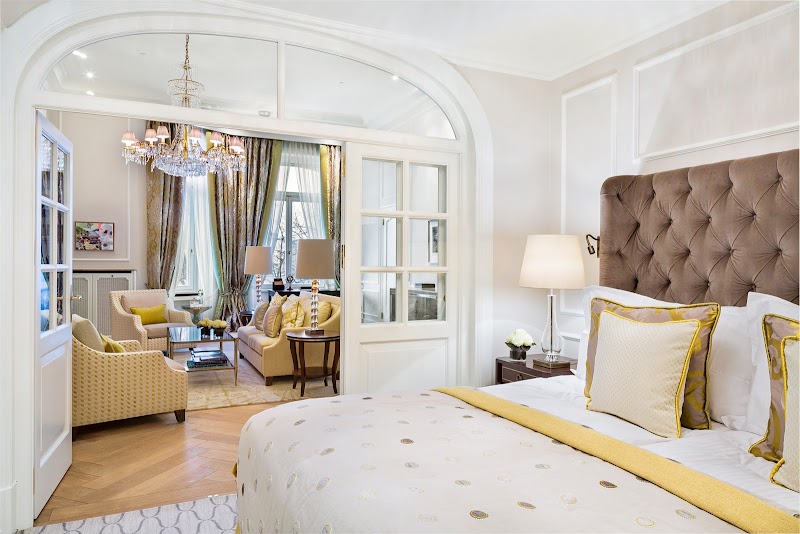 Fairmont Hotel Vier Jahreszeiten - Hamburg - Germany - booked ai