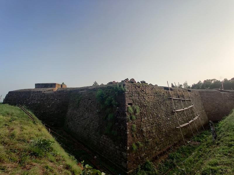 Explore Makwanpur Gadhi Makwanpur Fort - Makwanpurgadhi - Nepal - booked ai