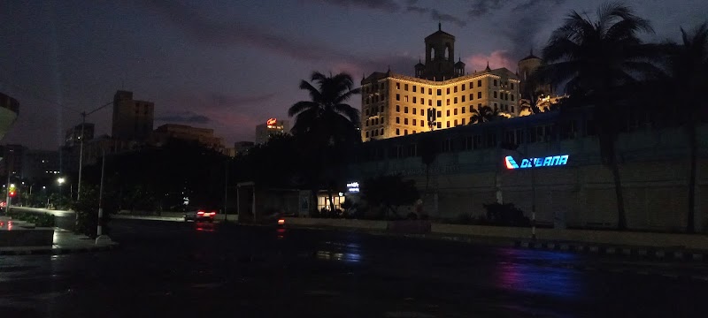 Visit El Malecón - La Habana - Cuba - booked ai