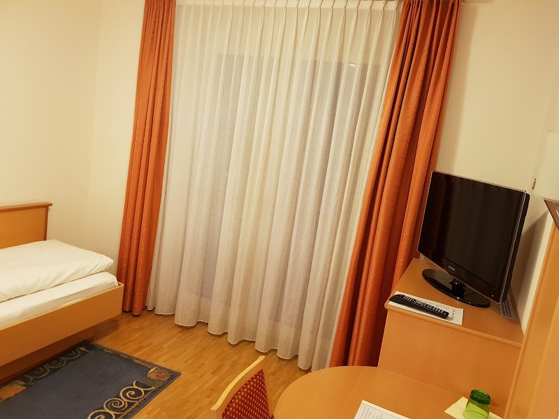 Hotel Cafe Lorenz - Hohenems - Austria - booked ai