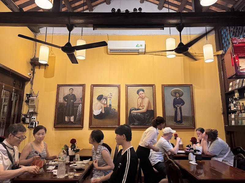 Miss Ly Cafeteria - Hội An - Vietnam - booked ai