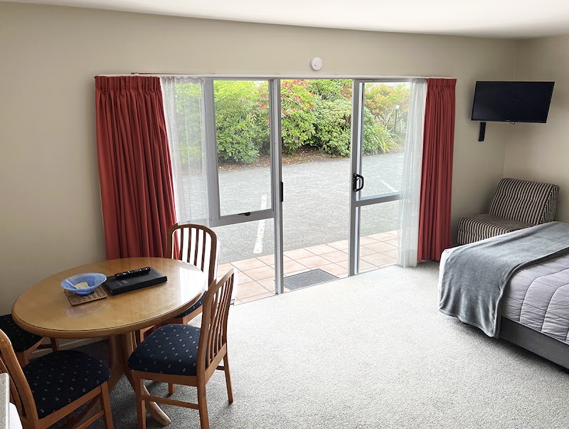 Mountain Jade Backpackers - Hokitika - New Zealand - booked ai