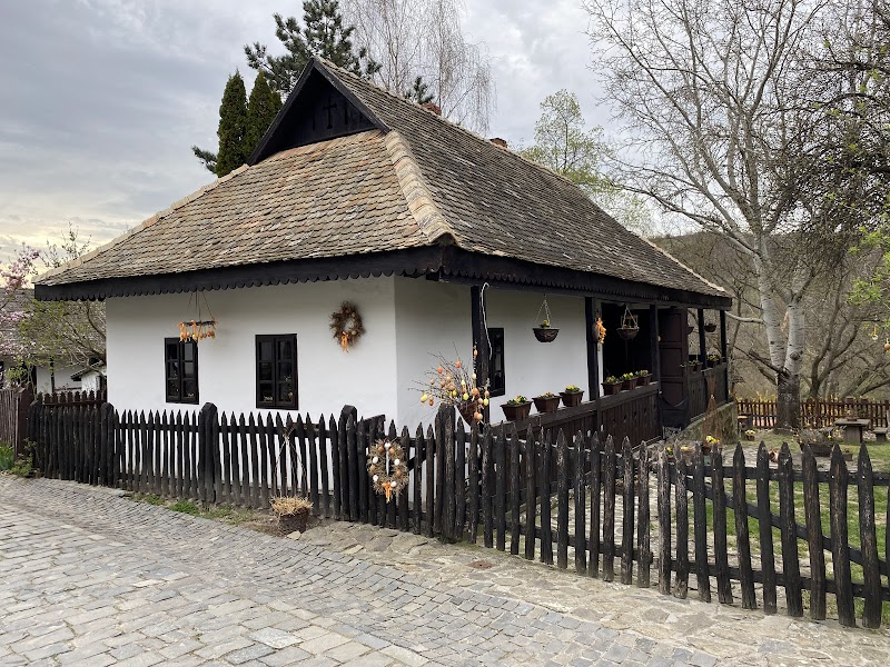 Muskátli Vendéglő - Hollókő - Hungary - booked ai