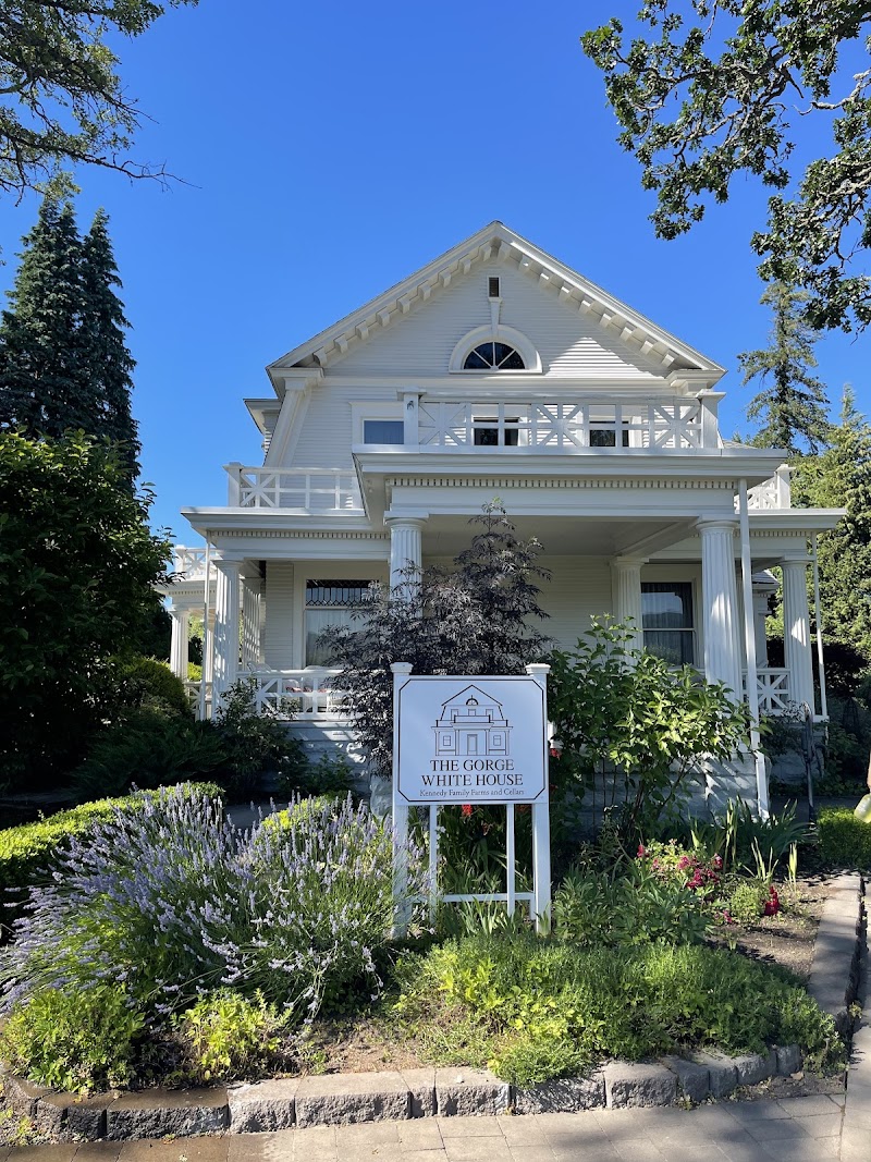 Exploring the Fruit Loop Local Orchards and Wineries - Hood River - United States - booked ai