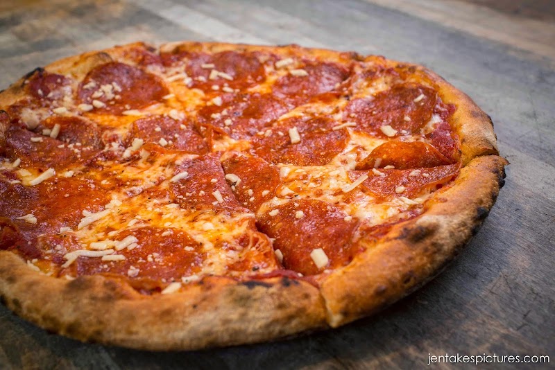 Solstice Wood Fire Pizza - Hood River - USA - booked ai