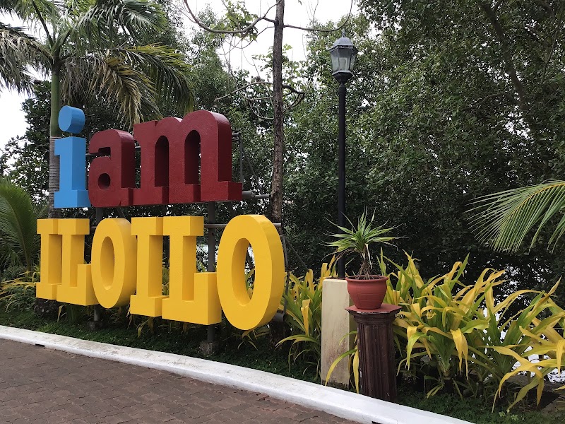 Explore the Iloilo River Esplanade - Iloilo City - Philippines - booked ai