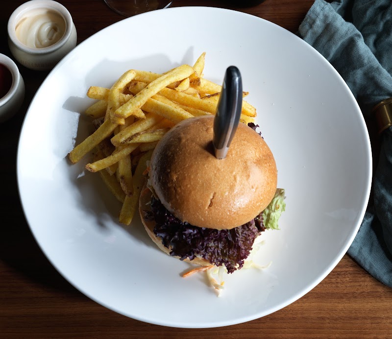 Restaurant Taverne - Interlaken - Switzerland - booked ai