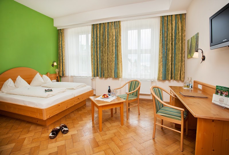 Schlosswirtschaft mit Brauereigasthof - Isny im Allgäu - Germany - booked ai