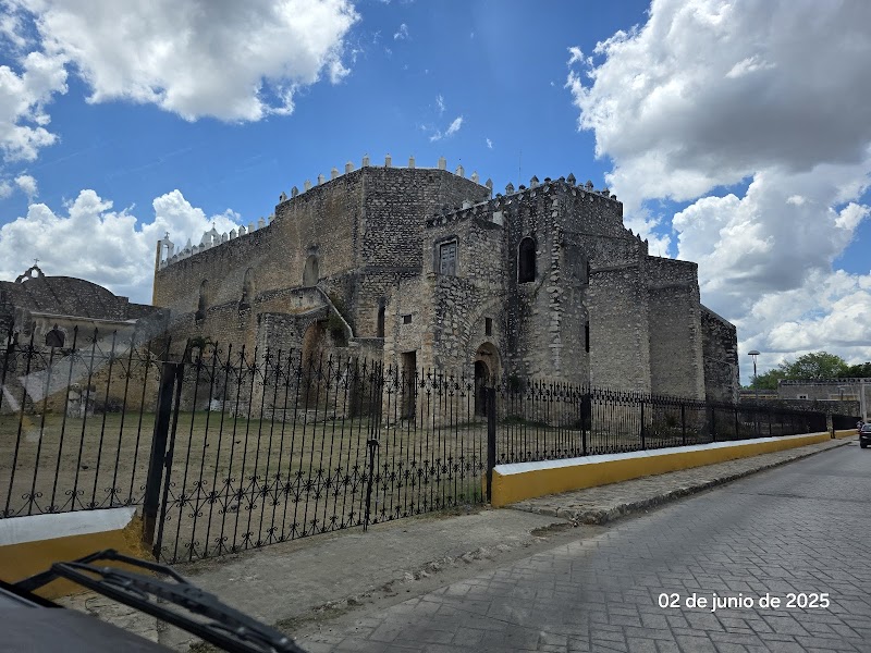 Take a Horse-Drawn Carriage Tour of the Yellow City - Izamal - Mexico - booked ai