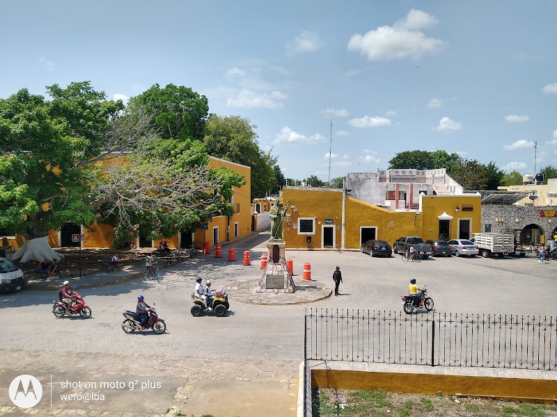 Take a Horse-Drawn Carriage Tour of the Yellow City - Izamal - Mexico - booked ai