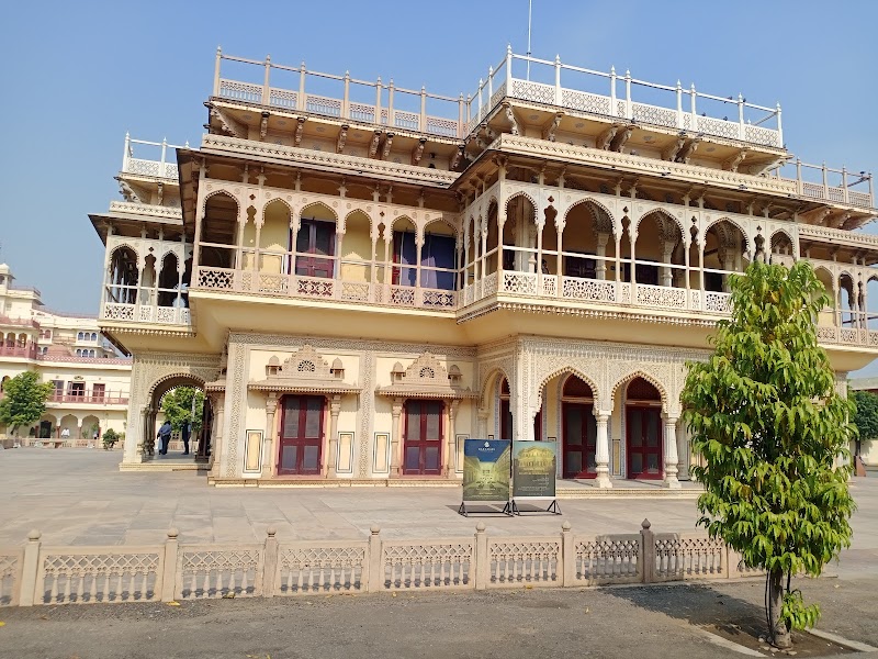 Explore City Palace - Jaipur - India - booked ai