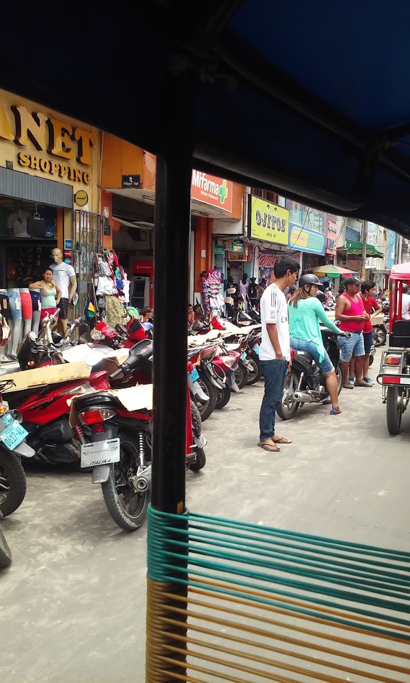 Visit the Belén Market and Floating Village - Iquitos - Peru - booked ai