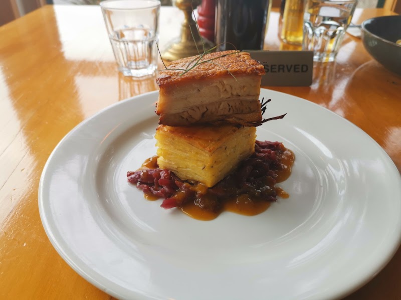 Green Dolphin Restaurant & Bar - Kaikōura - New Zealand - booked ai