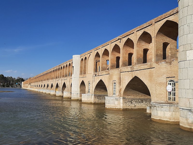 Walk along the Si-o-se-pol Bridge - Esfahan - Iran - booked ai