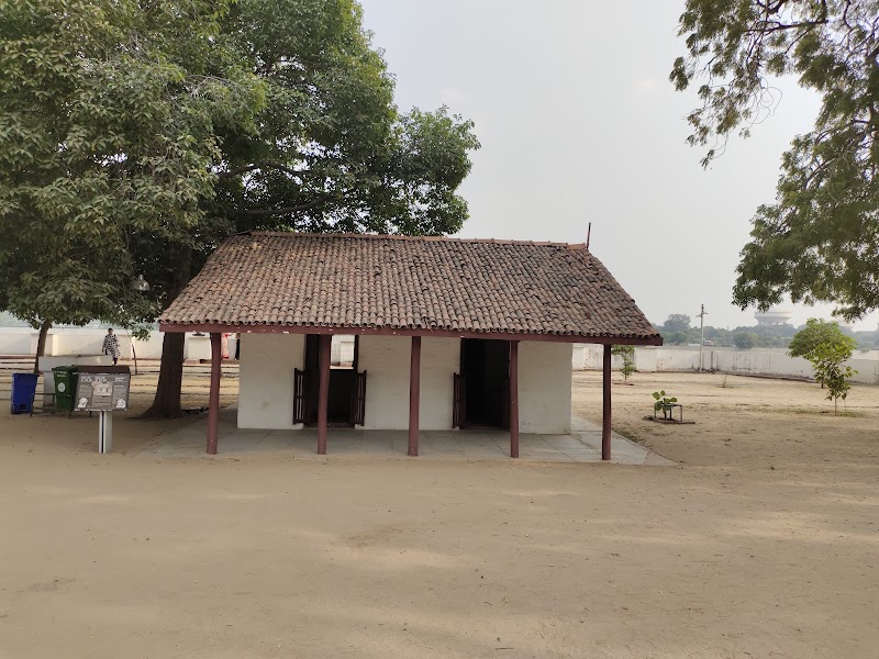 Visit the Sabarmati Ashram - Ahmedabad - India - booked ai