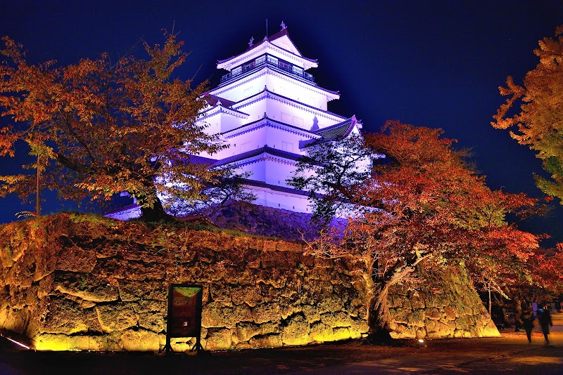 Visit Tsuruga Castle (Aizuwakamatsu Castle) - Aizuwakamatsu - Japan - booked ai