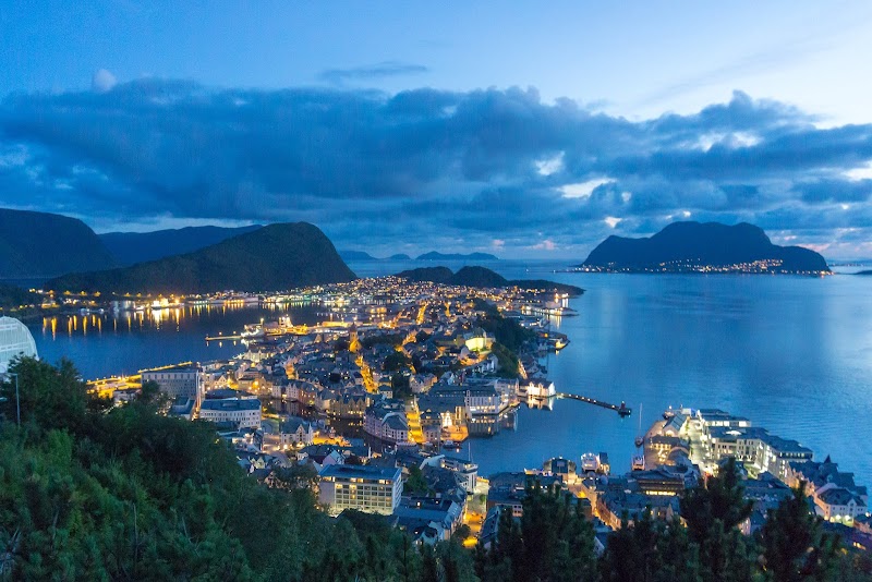 Aksla Viewpoint (Fjellstua) - Ålesund - Norway - booked ai