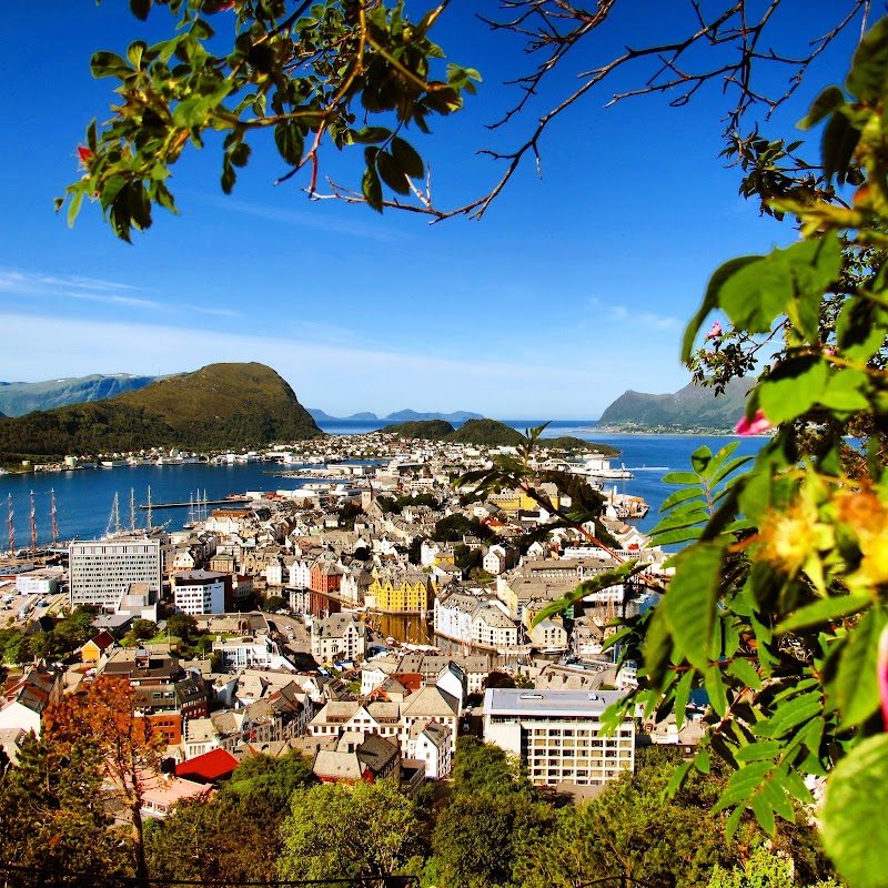 Aksla Viewpoint (Fjellstua) - Ålesund - Norway - booked ai