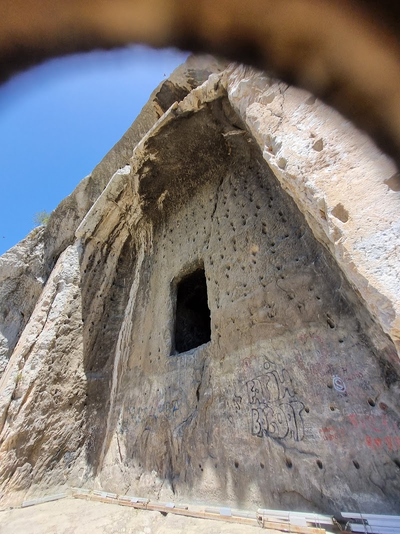 Visit the Amasya Rock Tombs - Amasya - Türkiye - booked ai