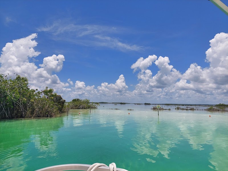 Sailing on the Lagoon of Seven Colors - Bacalar - Mexico - booked ai