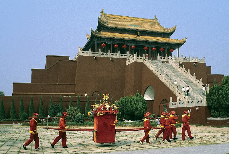 Visit the Dragon Pavilion (Long Ting) - Kaifeng - China - booked ai