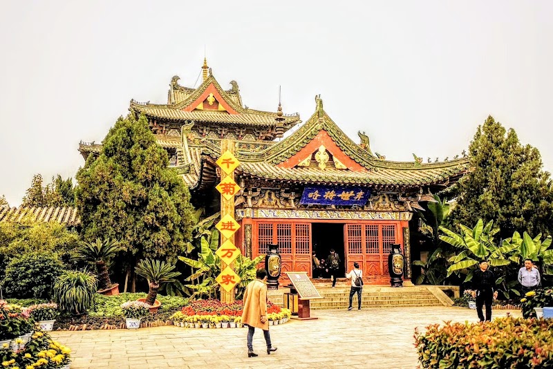 Visit the Dragon Pavilion (Long Ting) - Kaifeng - China - booked ai