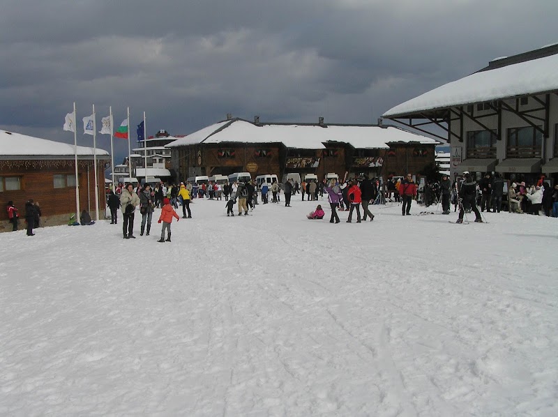 Skiing and Snowboarding in Bansko Ski Resort - Bansko - Bulgaria - booked ai