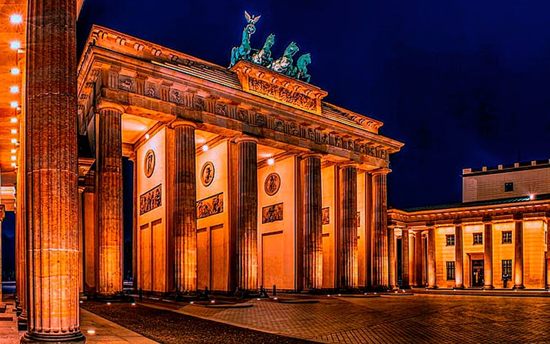 Visit the Brandenburg Gate - Berlin - Germany - booked ai
