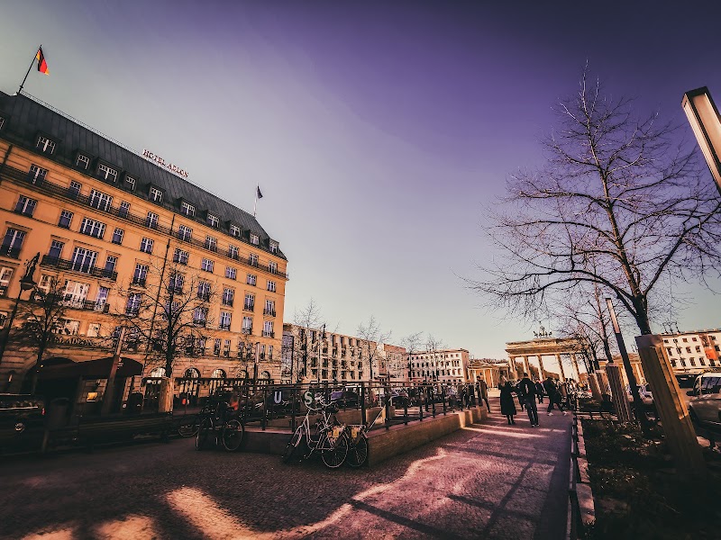 Visit the Brandenburg Gate - Berlin - Germany - booked ai