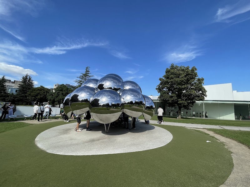 21st Century Museum of Contemporary Art - Kanazawa - Japan - booked ai