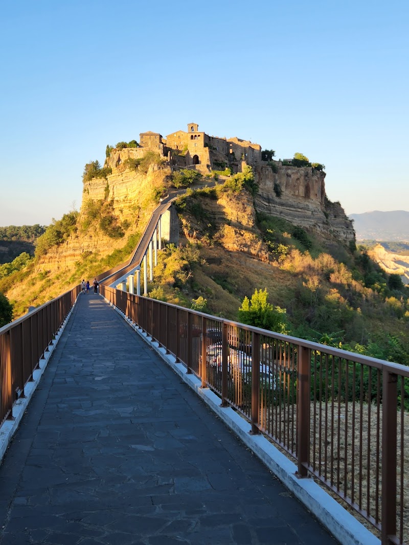 Walk Across the Footbridge to Civita di Bagnoregio - Civita - Italy - booked ai