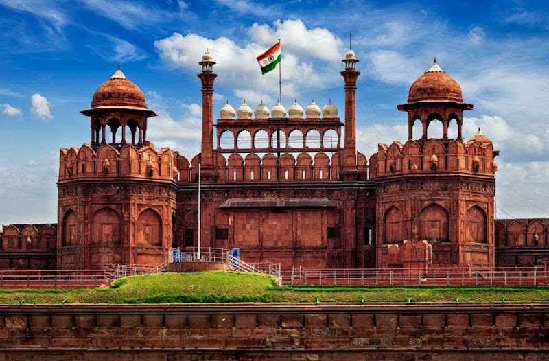 Visit the Red Fort - New Delhi - India - booked ai