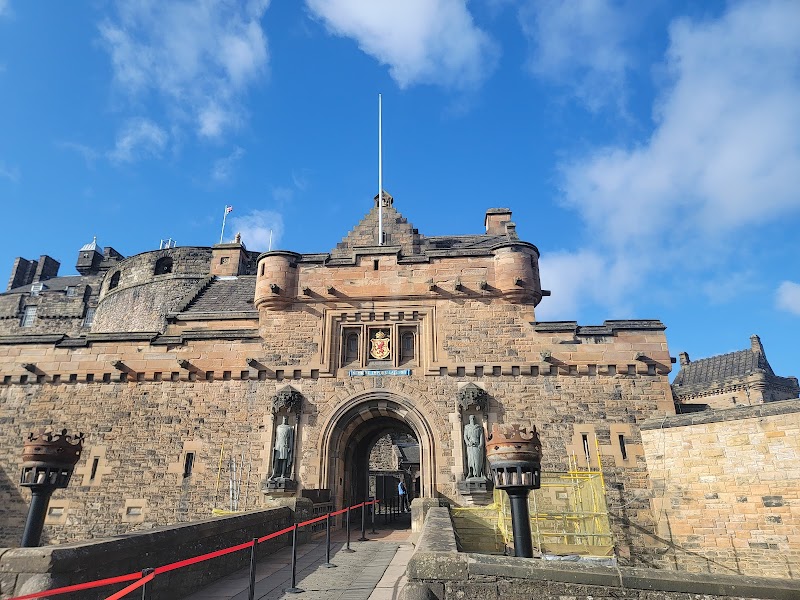 Edinburgh Castle - Edinburgh - United Kingdom - booked ai