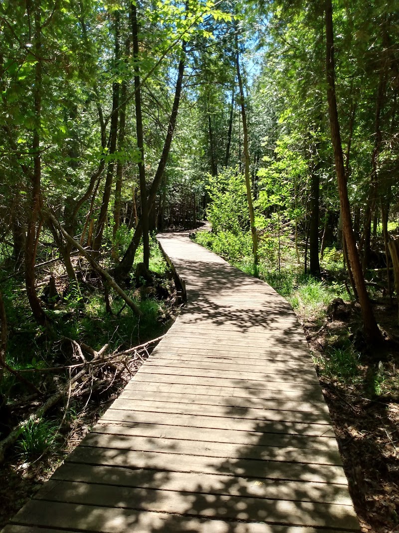 Guelph Arboretum - Guelph - Canada - booked ai