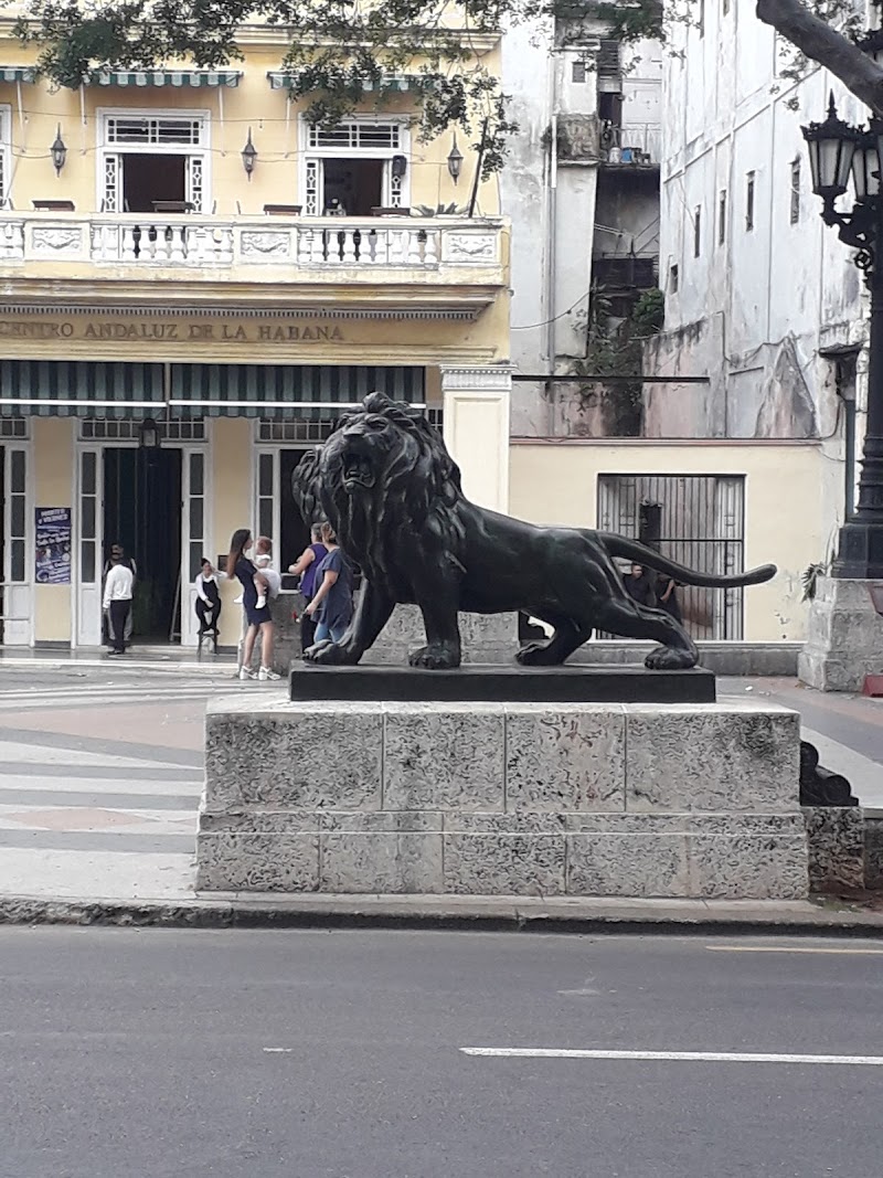 Explore Old Havana (Habana Vieja) - Havana - Cuba - booked ai