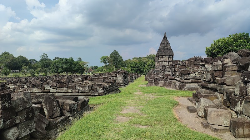 Visit Prambanan Temple - Yogyakarta - Indonesia - booked ai