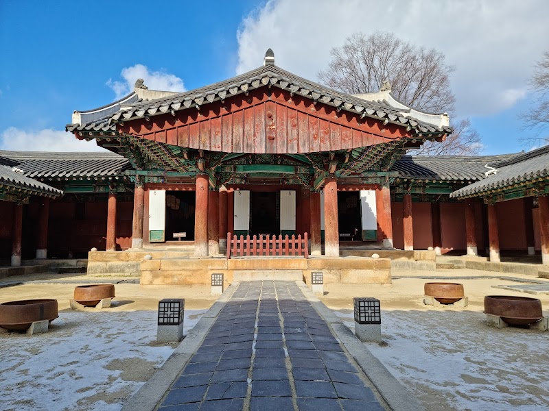 Visit Gyeonggijeon Shrine - Jeonju - South Korea - booked ai