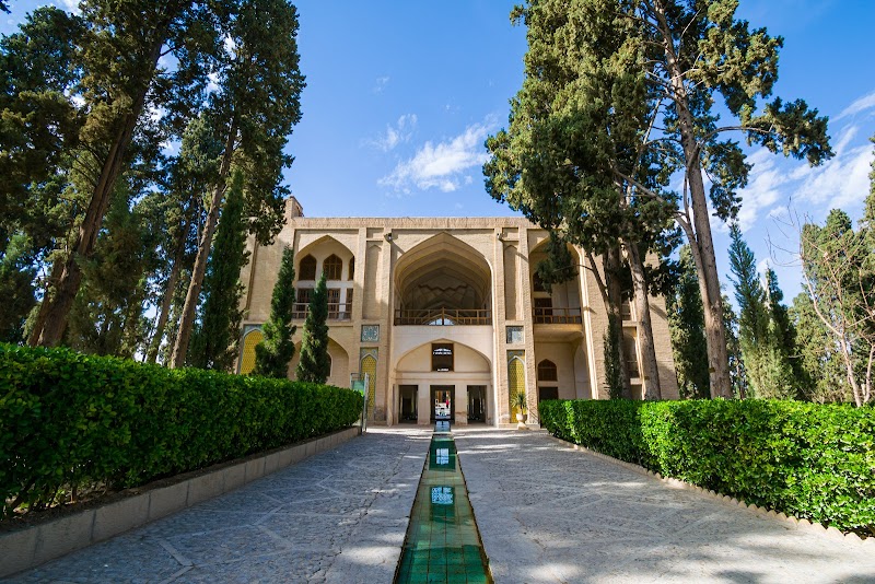 Visit the Fin Garden (Bagh-e Fin) - Kashan - Iran - booked ai