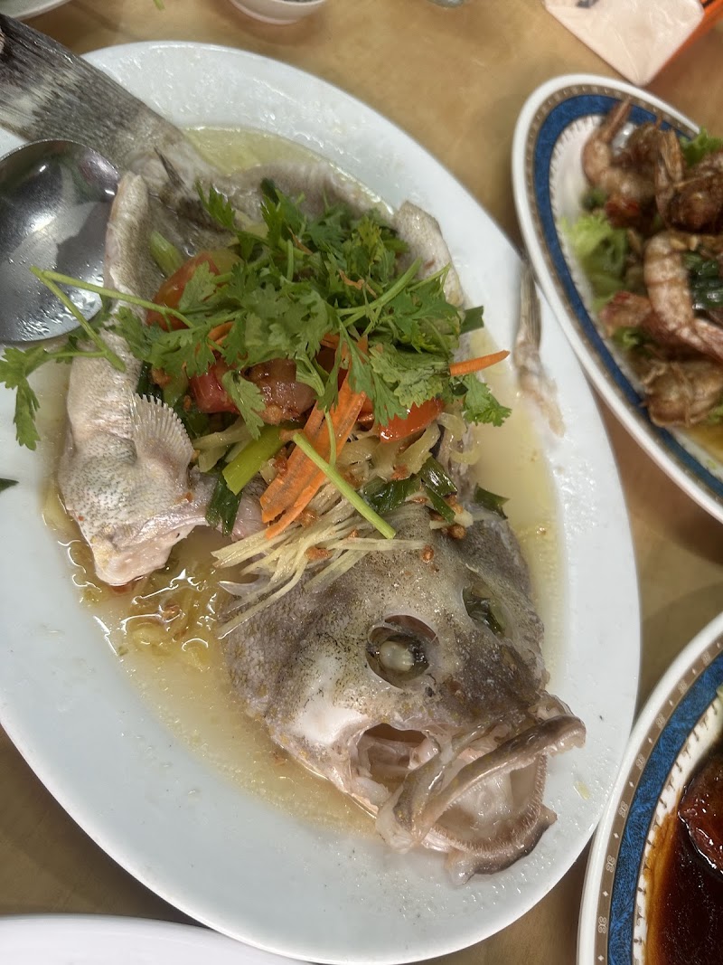 Golden Dragon Restaurant - Kuala Terengganu - Malaysia - booked ai