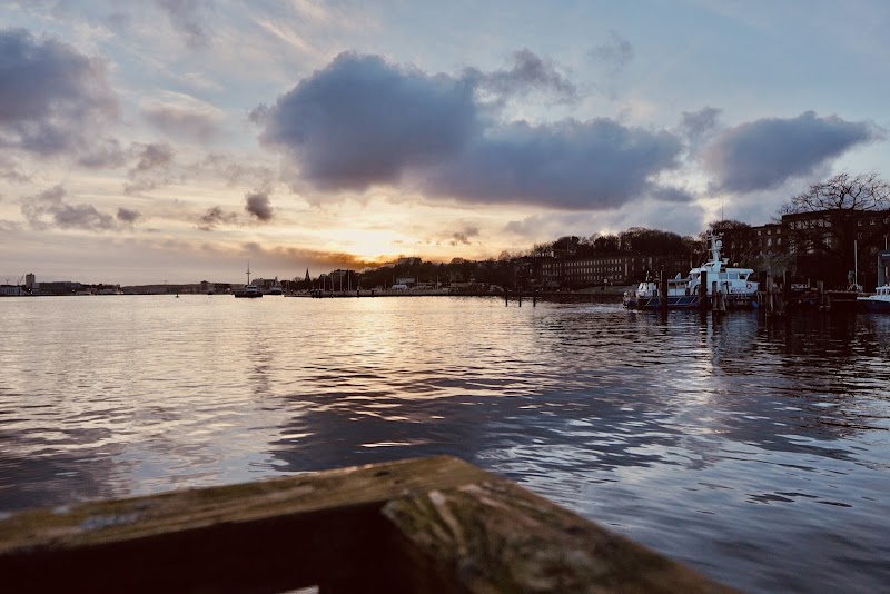 Relax at Kiel Fjord and the Kiellinie promenade - Kiel - Germany - booked ai
